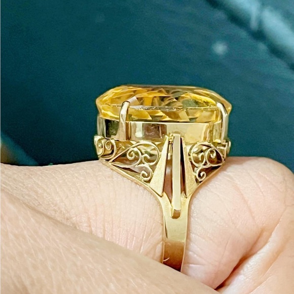 ๐๐sold๐๐Oval Shape Citrine Solitaire Ring - Picture 3 of 9